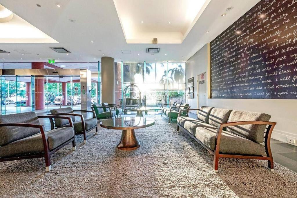 Sundrenched And Scenic With Sprawling Water Views *